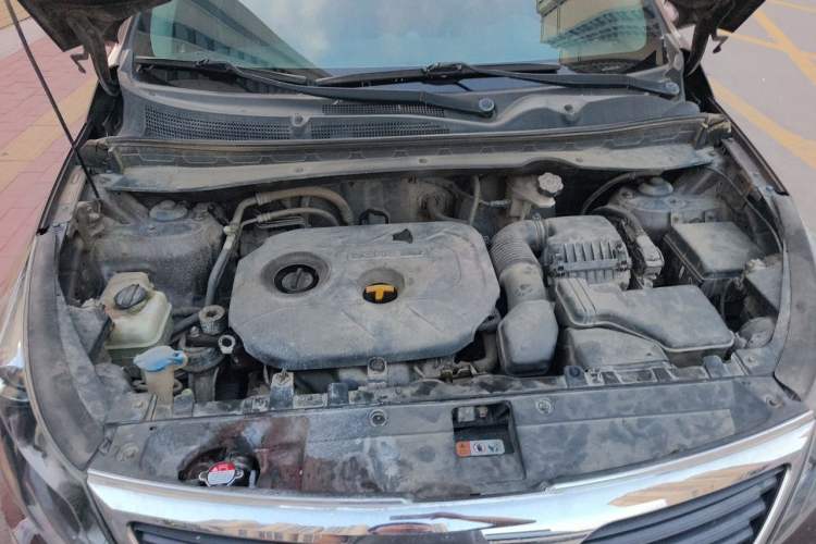 Used Kia Sportage R 2012 2.0L Automatic Two-Wheel Drive GL Trim Engine Bay