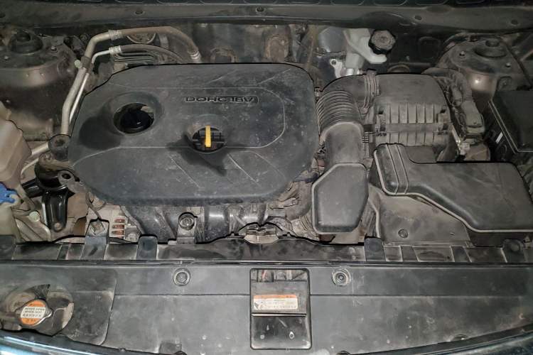 Used Kia Sportage R 2012 2.0L Automatic Two-Wheel Drive NAVI Engine Bay