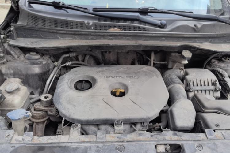 Used Kia Sportage R 2012 2.0L Automatic Two-Wheel Drive GL Trim Engine Bay