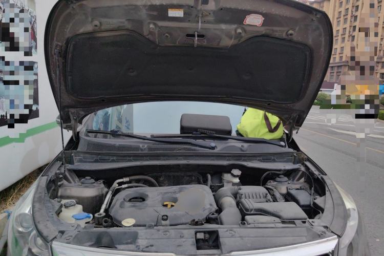 Used Kia Sportage R 2012 2.0L Automatic Two-Wheel Drive GLS Engine Bay