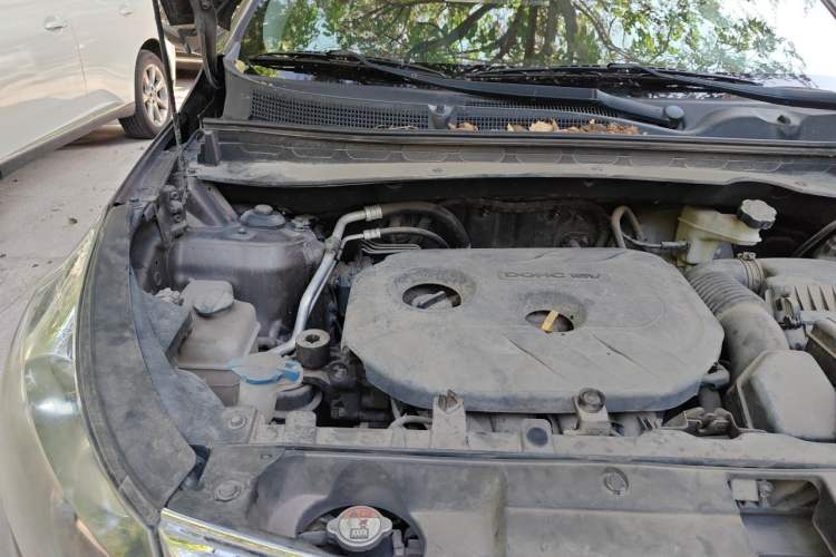 Used Kia Sportage R 2012 2.0L Automatic Two-Wheel Drive GL Trim Engine Bay Right