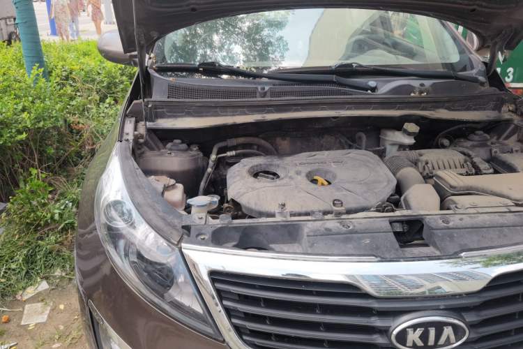 Used Kia Sportage R 2012 2.0L Automatic Two-Wheel Drive GL Trim Engine Bay Right