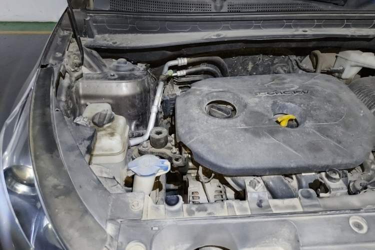 Used Kia Sportage R 2012 2.0L Automatic Two-Wheel Drive GLS Engine Bay Right