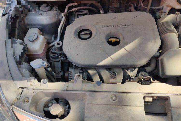 Used Kia Sportage R 2012 2.0L Automatic Two-Wheel Drive GL Trim Engine Bay Right