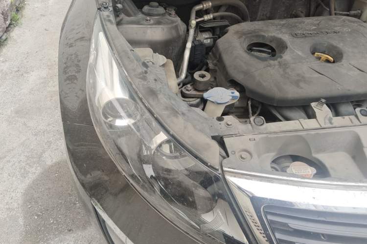 Used Kia Sportage R 2012 2.0L Automatic Two-Wheel Drive GL Trim Engine Bay Right