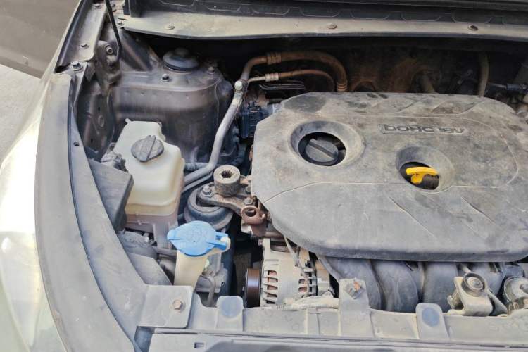 Used Kia Sportage R 2012 2.0L Automatic Two-Wheel Drive NAVI Engine Bay Right