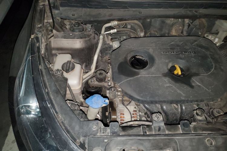 Used Kia Sportage R 2012 2.0L Automatic Two-Wheel Drive NAVI Engine Bay Right