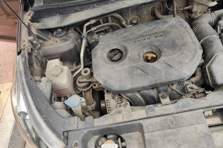 Used Kia Sportage R 2012 2.0L Automatic Two-Wheel Drive NAVI Engine Bay Right