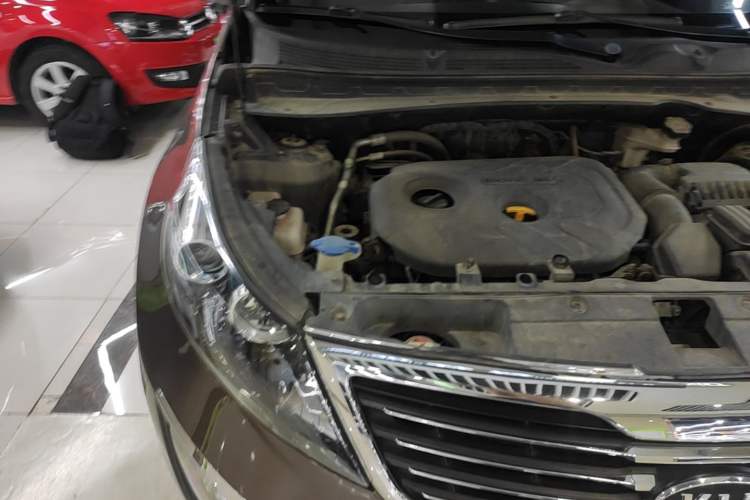 Used Kia Sportage R 2012 2.0L Automatic Two-Wheel Drive GLS Engine Bay Right