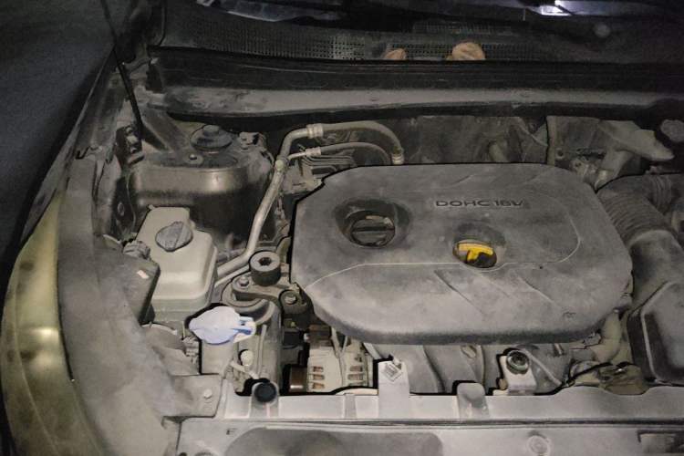 Used Kia Sportage R 2012 2.0L Automatic Two-Wheel Drive NAVI Engine Bay Right