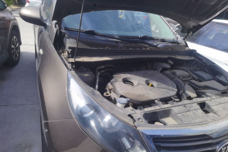 Used Kia Sportage R 2012 2.0L Automatic Two-Wheel Drive GL Trim Engine Bay Right