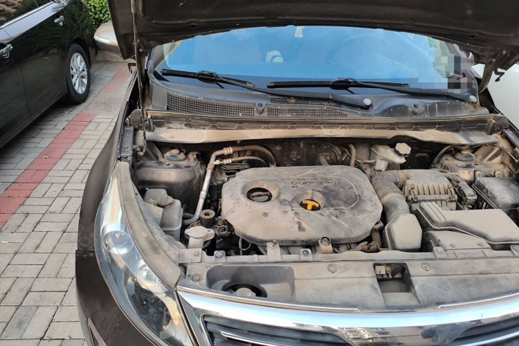 Used Kia Sportage R 2012 2.0L Automatic Two-Wheel Drive GLS Engine Bay Right