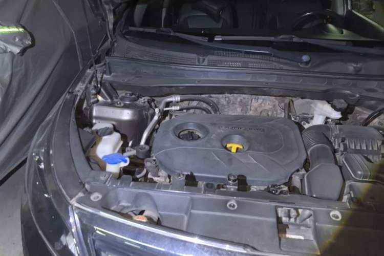 Used Kia Sportage R 2012 2.0L Automatic Two-Wheel Drive NAVI Engine Bay Right