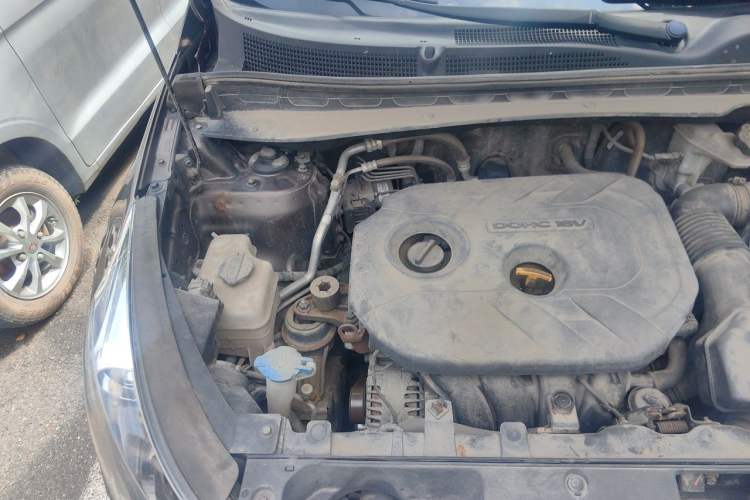 Used Kia Sportage R 2012 2.0L Automatic Two-Wheel Drive GL Trim Engine Bay Right