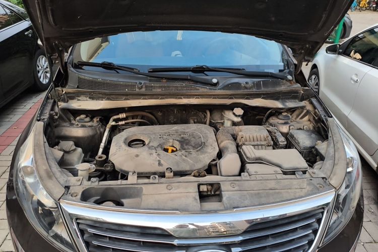 Used Kia Sportage R 2012 2.0L Automatic Two-Wheel Drive GLS Engine Bay