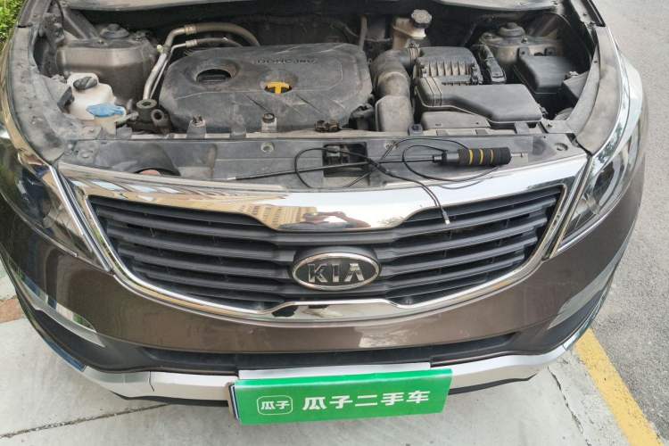 Used Kia Sportage R 2012 2.0L Automatic Two-Wheel Drive GL Trim Engine Bay