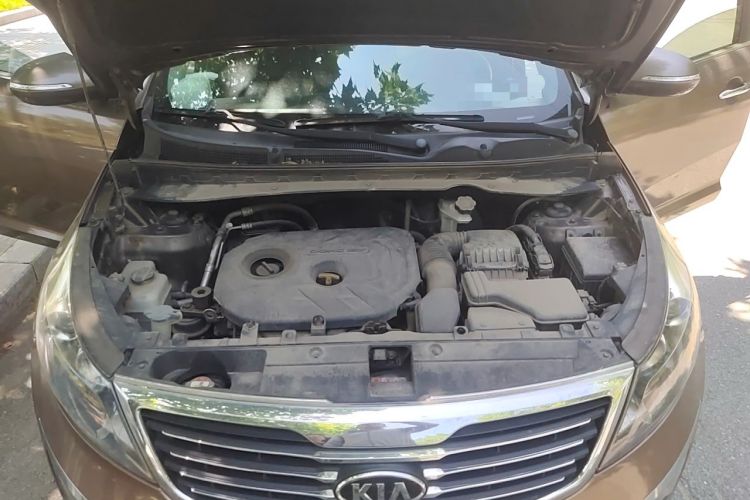 Used Kia Sportage R 2012 2.0L Automatic Two-Wheel Drive GLS Engine Bay