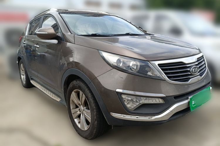 Used Kia Sportage R 2012 2.0L Manual Two-Wheel Drive GL Trim Front Right 45 Deg