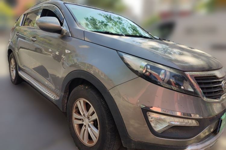 Used Kia Sportage R 2012 2.0L Automatic Two-Wheel Drive GL Trim Front Right 45 Deg