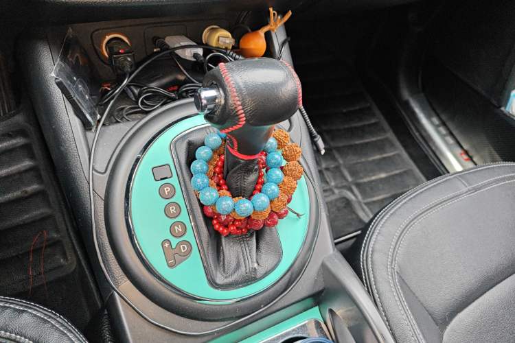 Used Kia Sportage R 2012 2.0L Automatic Two-Wheel Drive GLS Gear Lever