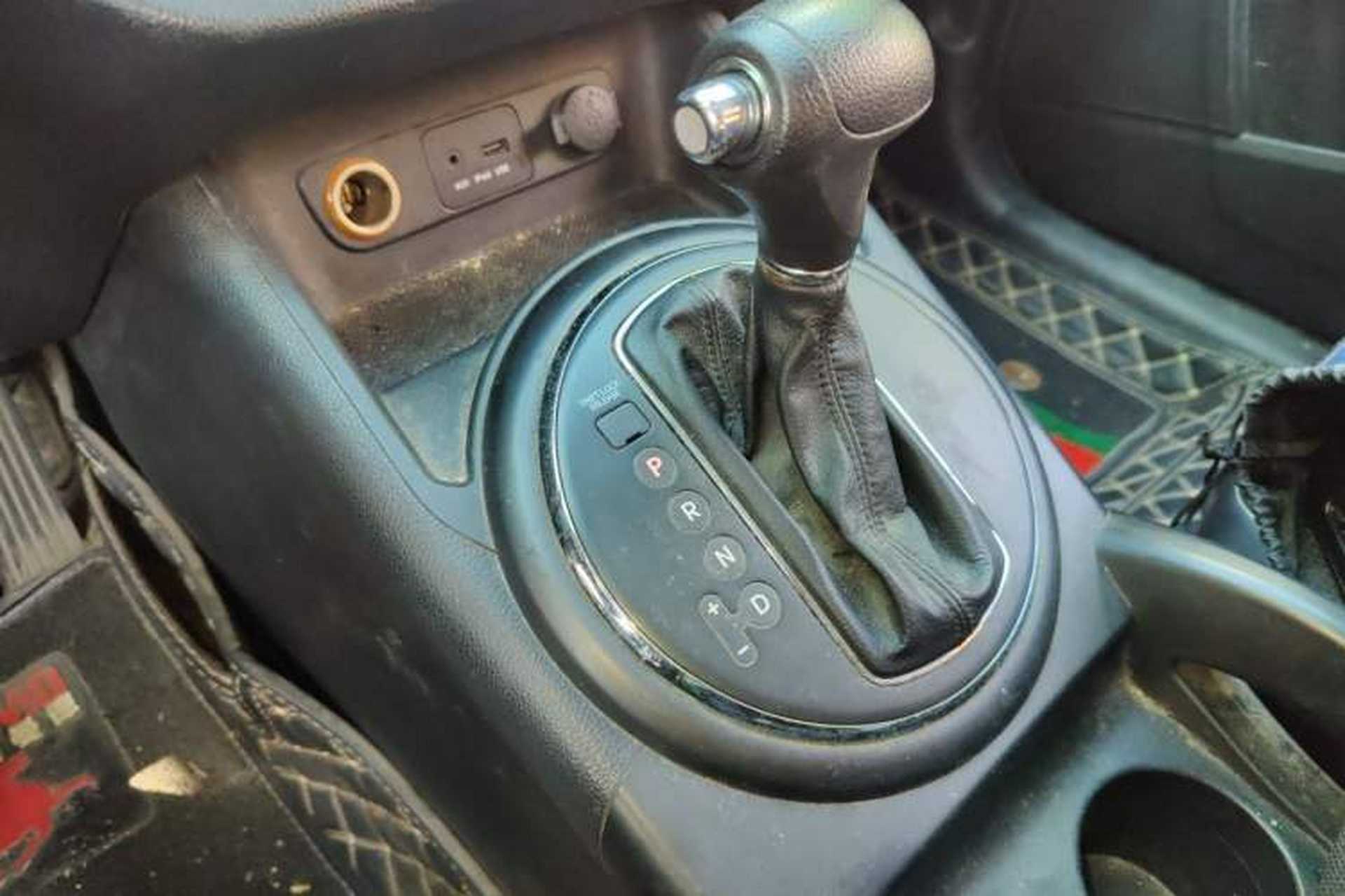 Used Kia Sportage R 2012 2.0L Automatic Two-Wheel Drive GL Trim Gear Lever