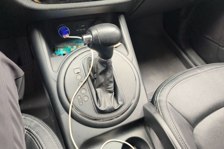 Used Kia Sportage R 2012 2.0L Automatic Two-Wheel Drive GLS Gear Lever