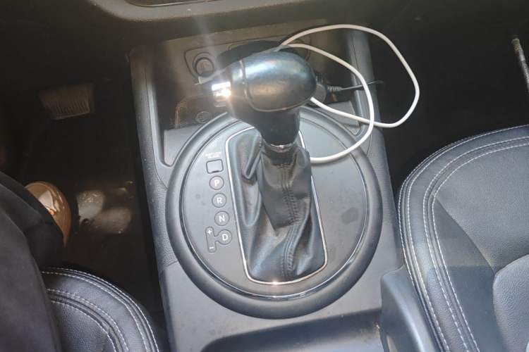 Used Kia Sportage R 2012 2.0L Automatic Two-Wheel Drive NAVI Gear Lever