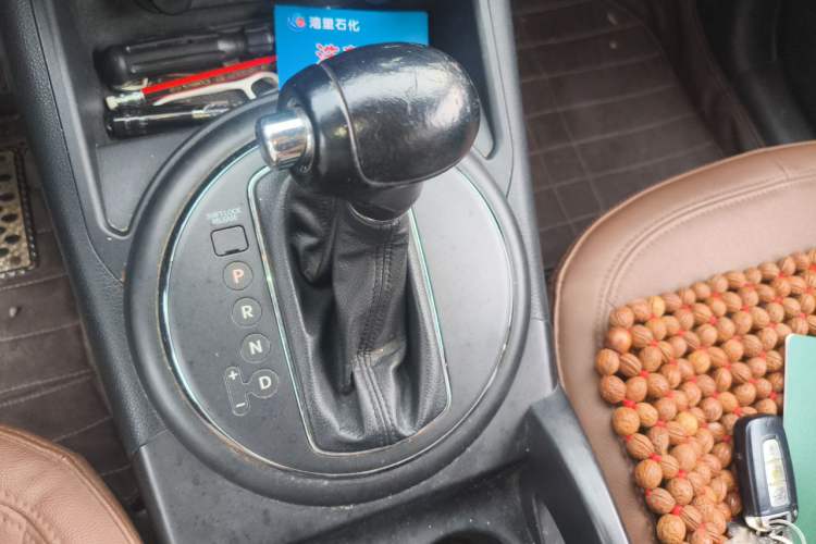 Used Kia Sportage R 2012 2.0L Automatic Two-Wheel Drive GLS Gear Lever