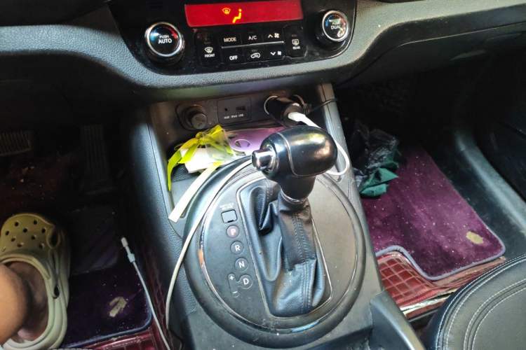 Used Kia Sportage R 2012 2.0L Automatic Two-Wheel Drive NAVI Gear Lever