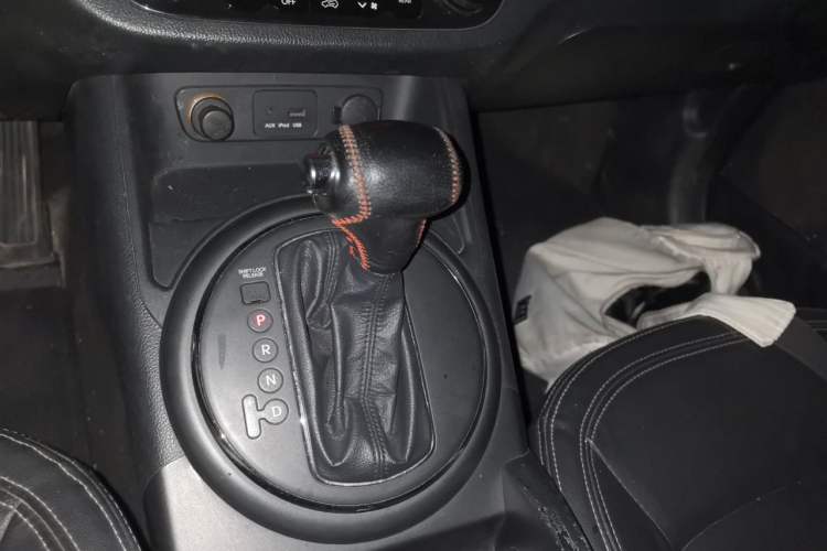 Used Kia Sportage R 2012 2.0L Automatic Two-Wheel Drive NAVI Gear Lever
