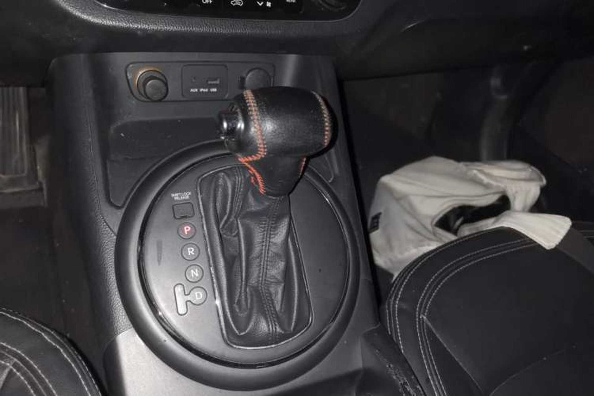 Used Kia Sportage R 2012 2.0L Automatic Two-Wheel Drive NAVI Gear Lever