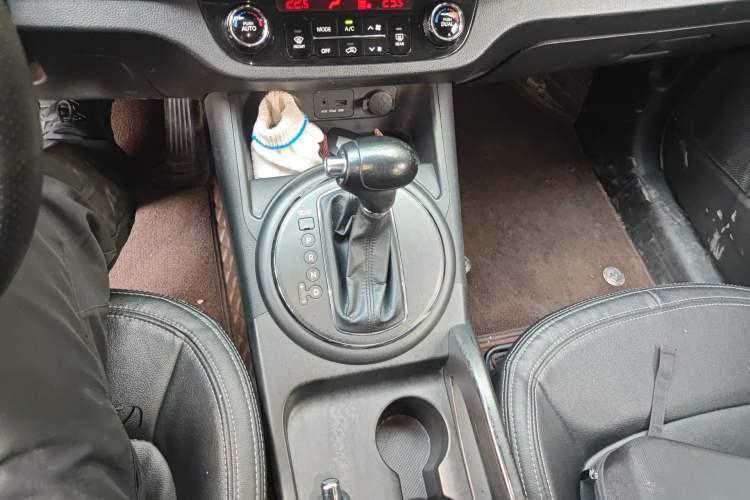 Used Kia Sportage R 2012 2.0L Automatic Two-Wheel Drive NAVI Gear Lever