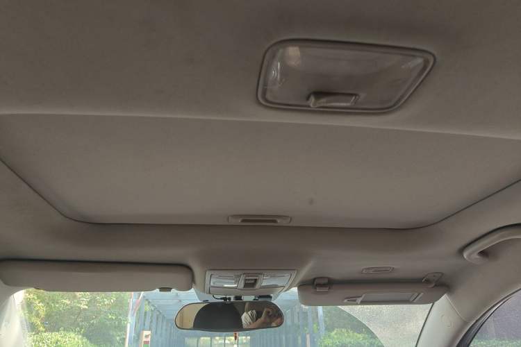 Used Kia Sportage R 2012 2.0L Automatic Two-Wheel Drive GLS Headliner