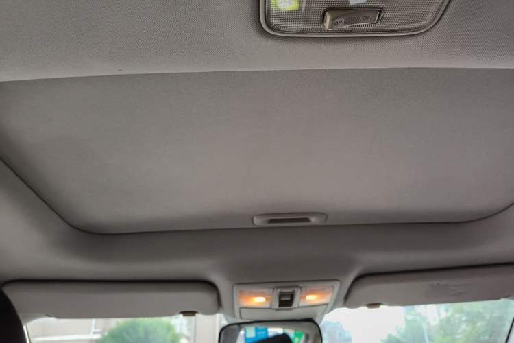 Used Kia Sportage R 2012 2.0L Automatic Two-Wheel Drive GLS Headliner