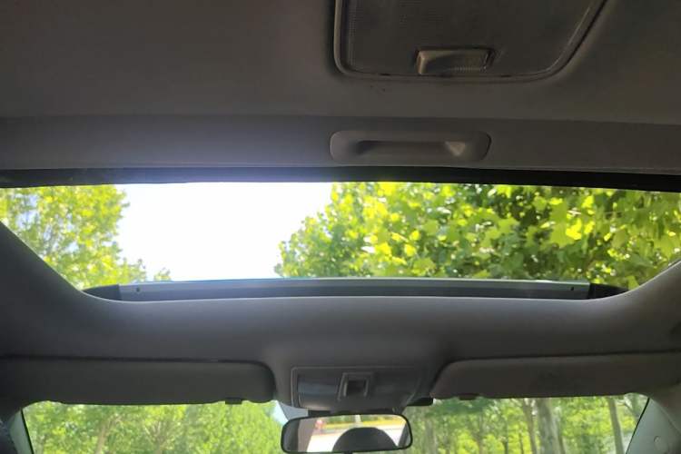 Used Kia Sportage R 2012 2.0L Automatic Two-Wheel Drive GLS Headliner