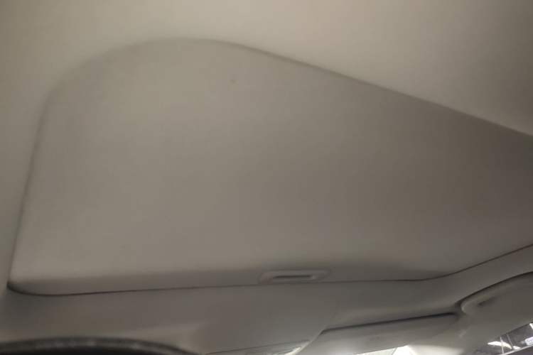 Used Kia Sportage R 2012 2.0L Automatic Two-Wheel Drive GLS Headliner