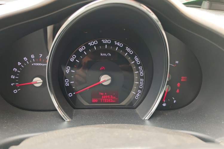 Used Kia Sportage R 2012 2.0L Manual Two-Wheel Drive GLS Instrument Cluster