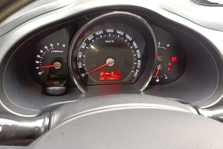 Used Kia Sportage R 2012 2.0L Automatic Two-Wheel Drive GLS Instrument Cluster