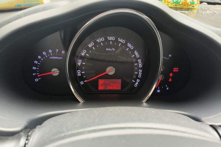 Used Kia Sportage R 2012 2.0L Automatic Two-Wheel Drive GLS Instrument Cluster