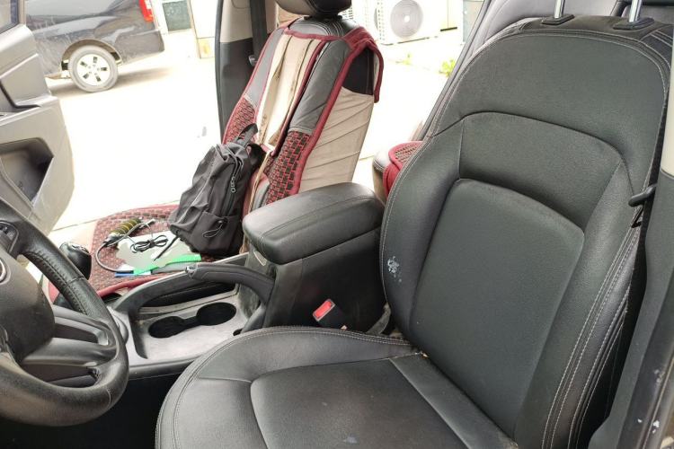 Used Kia Sportage R 2012 2.0L Manual Two-Wheel Drive GL Trim Left Front Seat