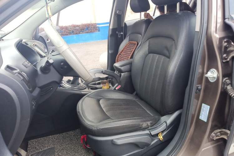Used Kia Sportage R 2012 2.0L Manual Two-Wheel Drive GL Trim Left Front Seat