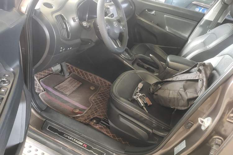 Used Kia Sportage R 2012 2.0L Automatic Two-Wheel Drive GLS Left Front Seat