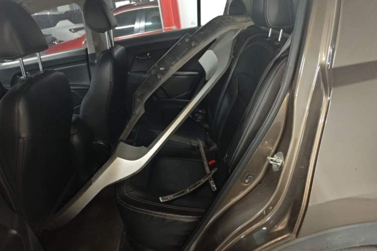Used Kia Sportage R 2012 2.0L Automatic Two-Wheel Drive NAVI Left Rear Seat