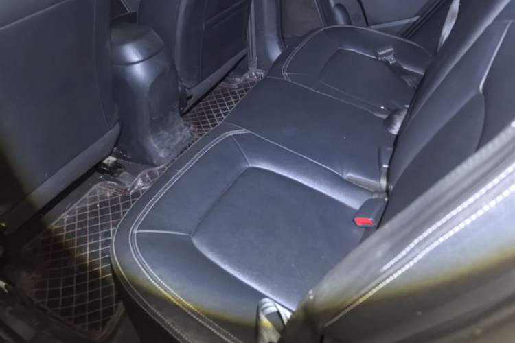 Used Kia Sportage R 2012 2.0L Automatic Two-Wheel Drive NAVI Left Rear Seat
