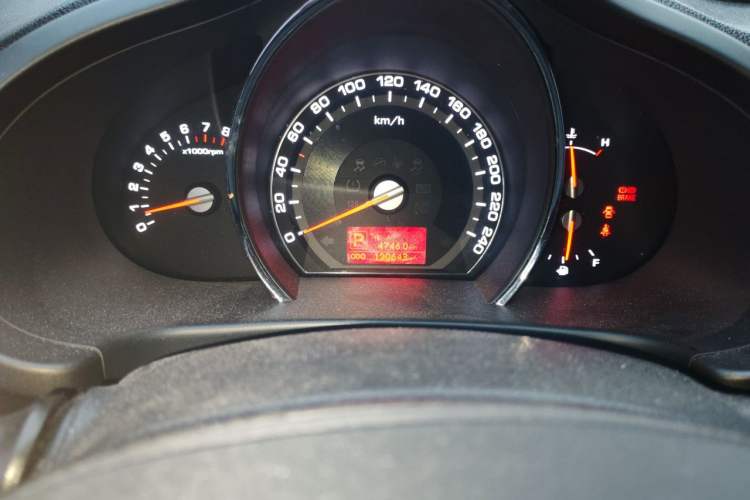 Used Kia Sportage R 2012 2.0L Automatic Two-Wheel Drive GLS Odometer Close Up