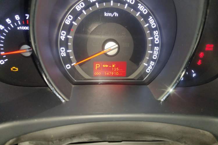 Used Kia Sportage R 2012 2.0L Automatic Two-Wheel Drive GLS Odometer Close Up