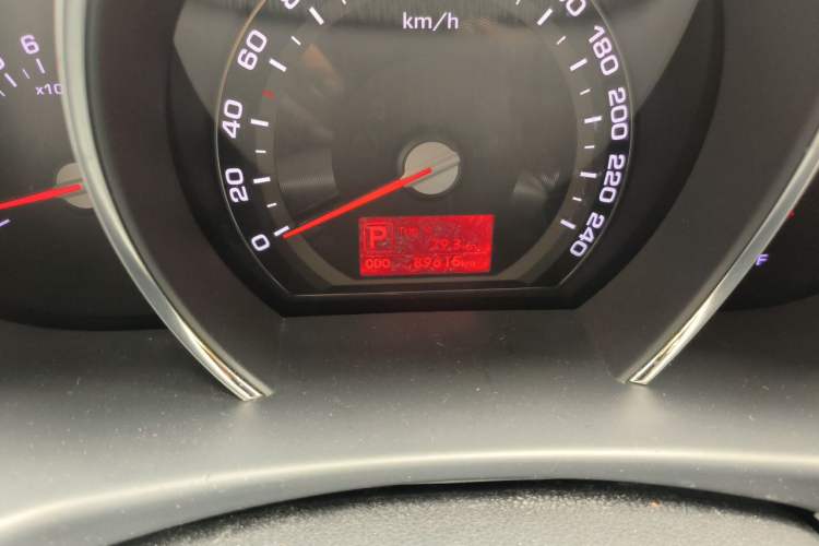 Used Kia Sportage R 2012 2.0L Automatic Two-Wheel Drive GLS Odometer Close Up