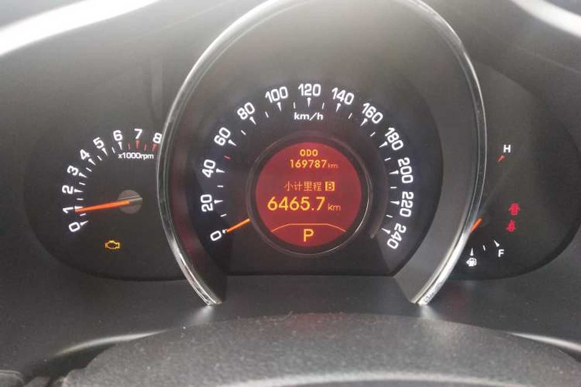 Used Kia Sportage R 2012 2.0L Automatic Two-Wheel Drive NAVI Odometer Close Up