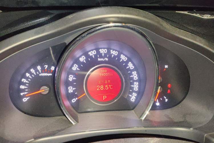 Used Kia Sportage R 2012 2.0L Automatic Two-Wheel Drive NAVI Odometer Close Up