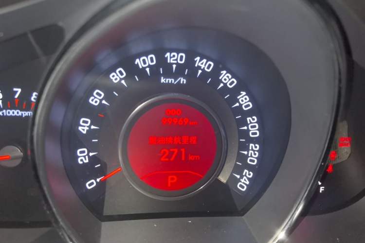 Used Kia Sportage R 2012 2.0L Automatic Two-Wheel Drive NAVI Odometer Close Up